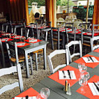 Le Pont Van Gogh food