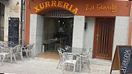 Xurreria La Family inside