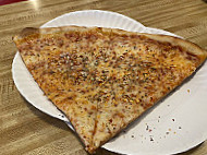 Ralph's Pizzeria food