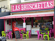 Las Bruschettas inside