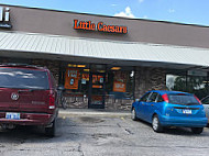 Little Caesars Pizza outside