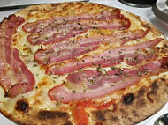 Viena Pizzeria food