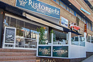 Bistro Kings outside