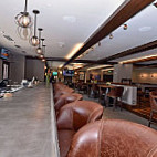 M Lounge inside