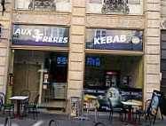 Aux 3 Freres Kebab inside