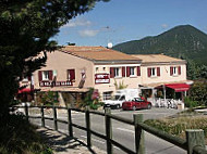 Le Relais Du Serrie outside