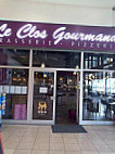 Le Clos Gourmand outside