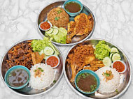 Nasi Ayam Penyet (kafe Adik Kakak) food