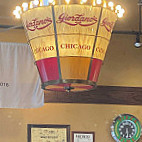 Giordano's inside