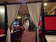 Mandarin Kitchen inside