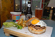 El 4to Beer and Burger Depot food