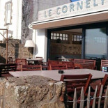Le Cornély Dentro