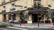 La Table Libanaise outside