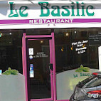 Le Basilic outside