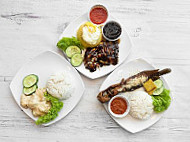 Nasi Ayam Warisan Ibunda food