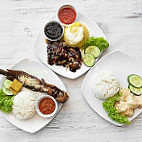 Nasi Ayam Warisan Ibunda inside