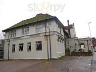 The Ship Inn outside