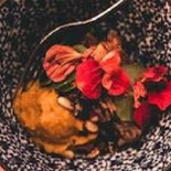Stone Table Dinners Dentro