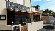 L'authentik inside