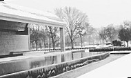 The Kimbell Café outside