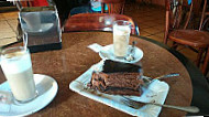 La Tarteria Coffe Cakes outside