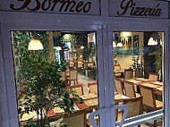 Bormeo Pizzeria Grill outside