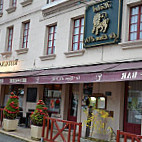 Le Lion D'Or food