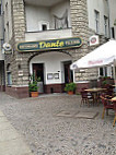 Pizzeria Und Dante inside