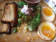 Maru Ramen food