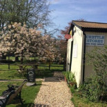 Chettle Village Store Esterno