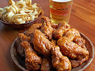 Hooters Spring Hill food