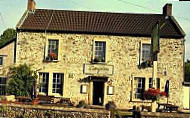 The Compton Inn outside