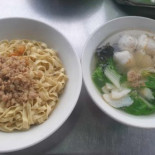Yap Noodle ā Yè Xī Dāo Yú Yuán Miàn Cibo