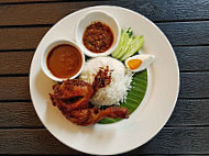 Nasi Ayam Harum Pandan food