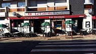 Le Café Du Théâtre inside