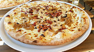 Pizza Tropezienne food