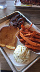 Hog Tide -b-que food