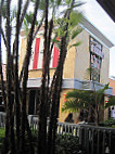 TGI FRIDAYS - Miami Falls outside