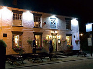 The Cross Keys inside