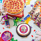 Chuck E Cheese's food