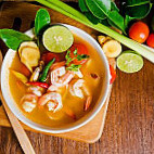 Yasmin Tomyam food