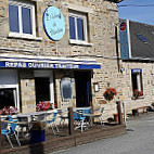 L'auberge De Moutiers outside