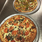 Brickyard Pizzeria food