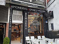 Jamonerias Remaes inside