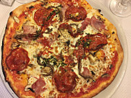 Pizza Melina food