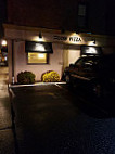 Zois Pizza outside