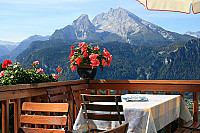 Gasthaus Café Graflhöhe Windbeutelbaron inside