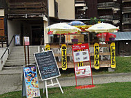 Crêperie Karibou outside