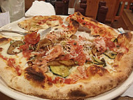 Luna Rossa Winery Pizzeria food