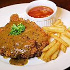 Yem's Western Grill food